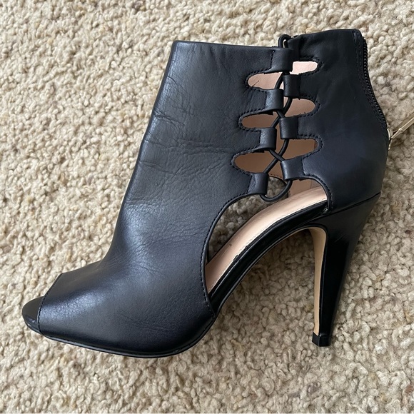 Banana Republic Open Toe Booties in Black Size 5 - Picture 4 of 16
